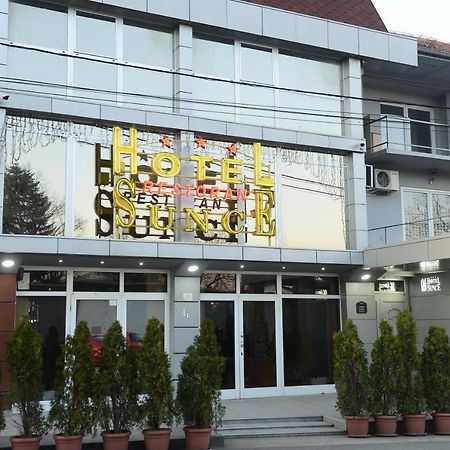 קראלג'בו Hotel Sunce מראה חיצוני תמונה