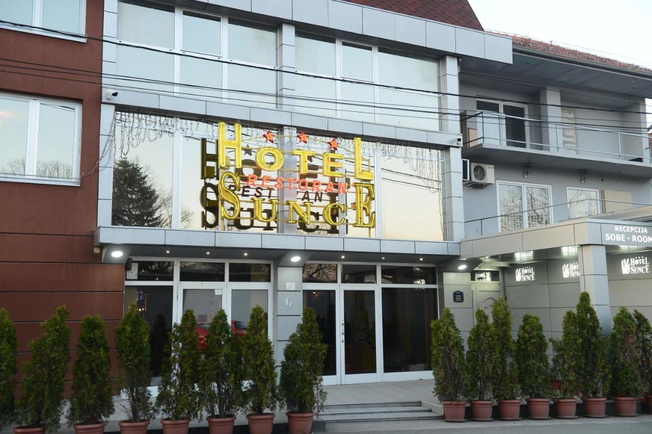 קראלג'בו Hotel Sunce מראה חיצוני תמונה