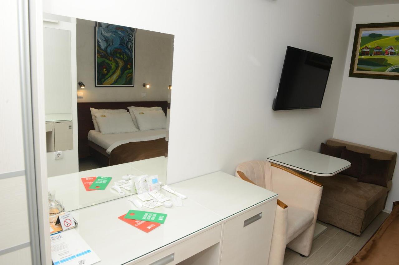 קראלג'בו Hotel Sunce מראה חיצוני תמונה