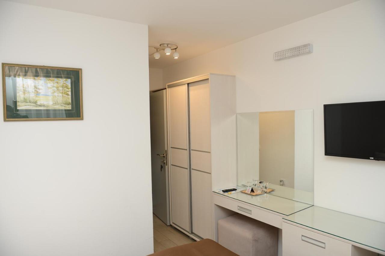 קראלג'בו Hotel Sunce מראה חיצוני תמונה