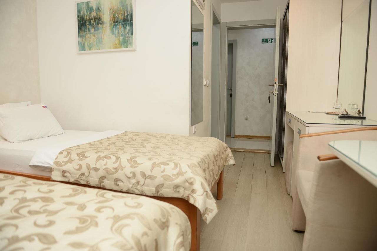 קראלג'בו Hotel Sunce מראה חיצוני תמונה