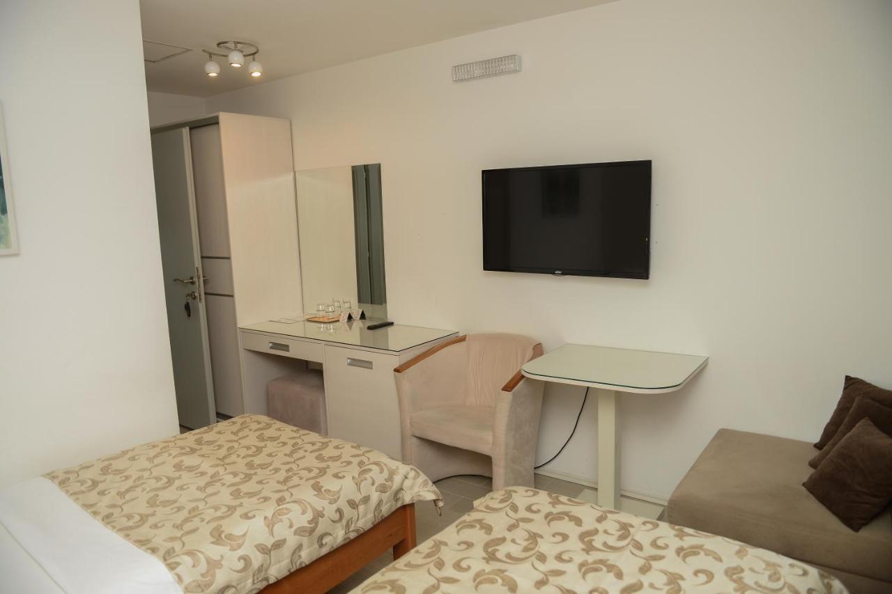 קראלג'בו Hotel Sunce מראה חיצוני תמונה